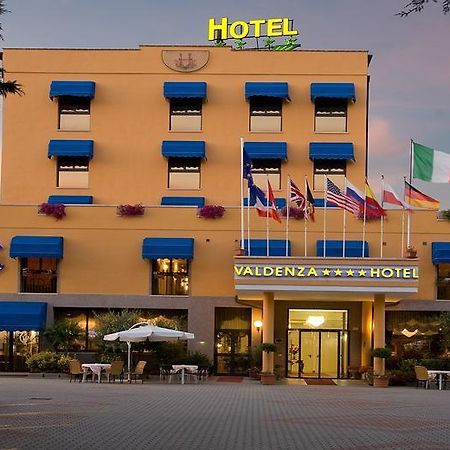 Valdenza Hotel Campegine Екстериор снимка