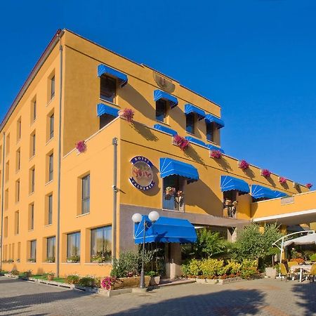 Valdenza Hotel Campegine Екстериор снимка