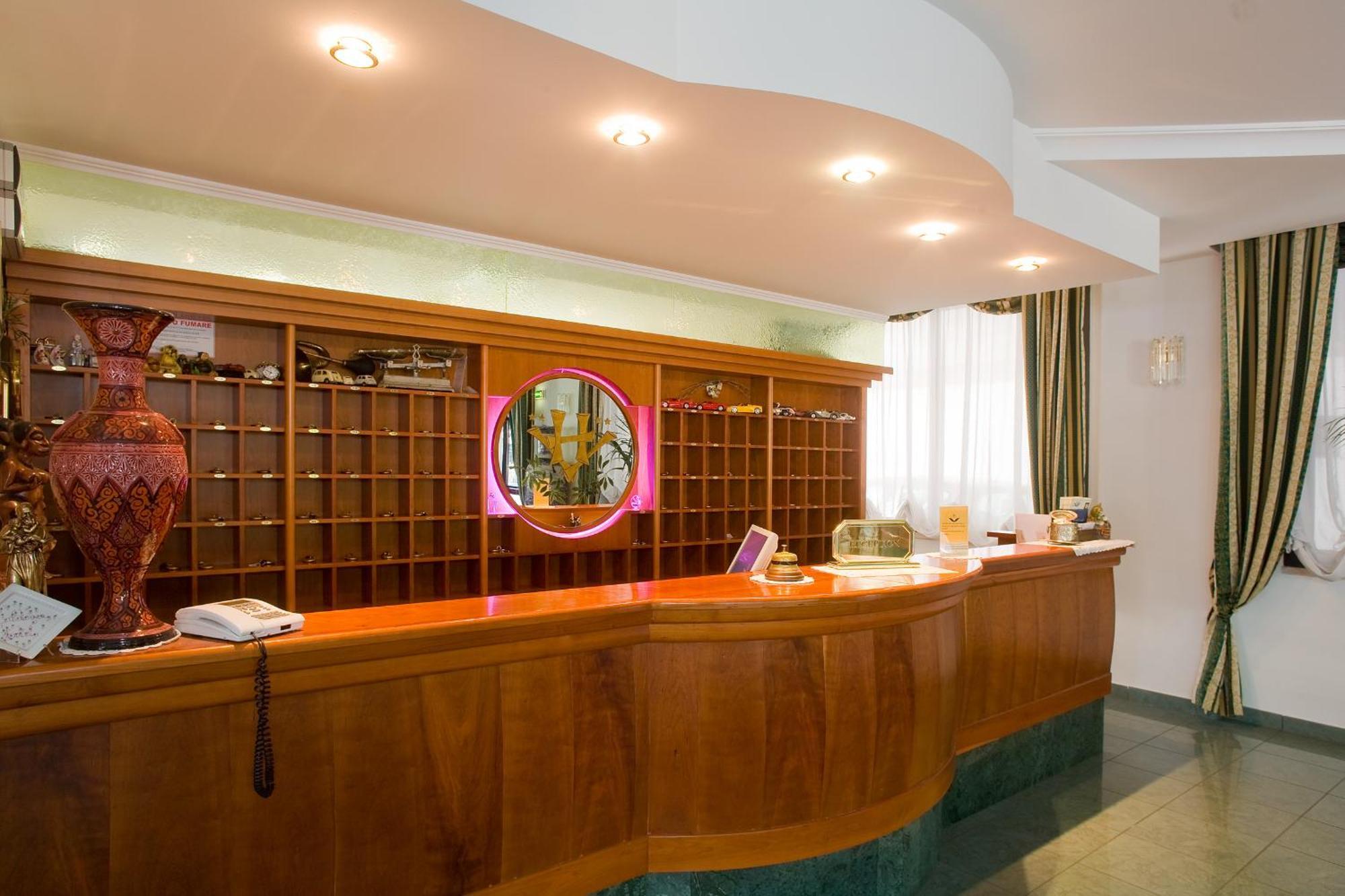 Valdenza Hotel Campegine Екстериор снимка