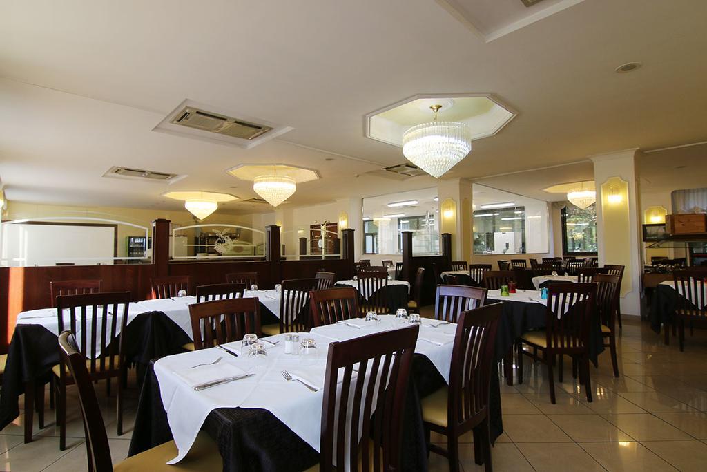 Valdenza Hotel Campegine Екстериор снимка