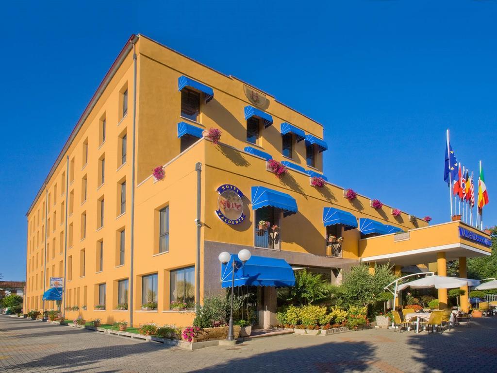 Valdenza Hotel Campegine Екстериор снимка