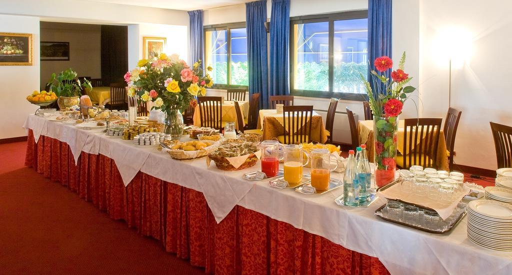 Valdenza Hotel Campegine Екстериор снимка