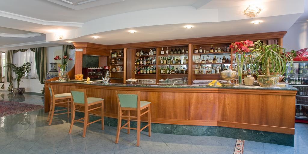Valdenza Hotel Campegine Екстериор снимка