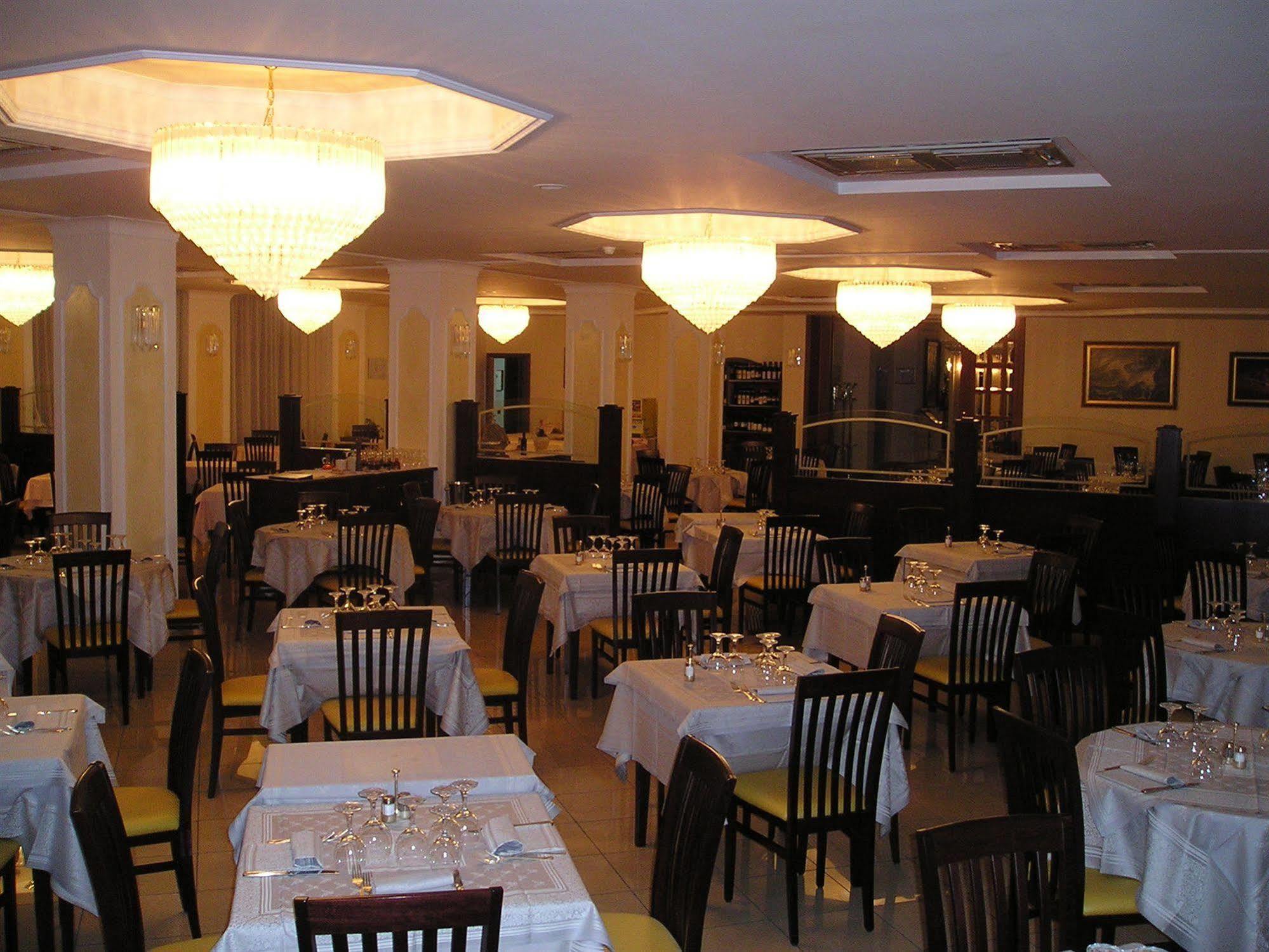 Valdenza Hotel Campegine Екстериор снимка
