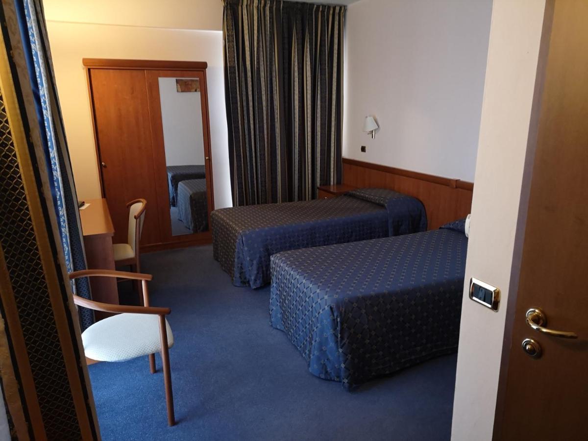 Valdenza Hotel Campegine Екстериор снимка